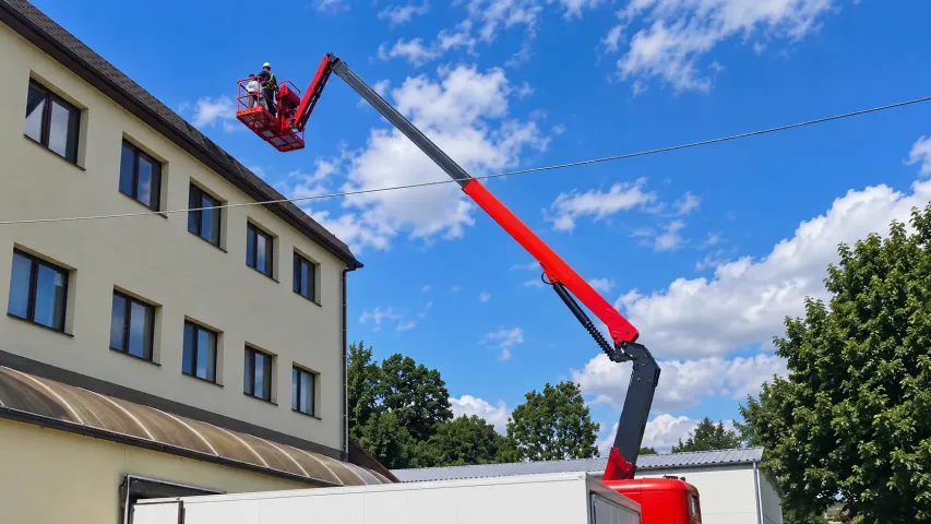 Oprava střechy po požáru